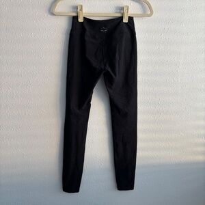 Beyond Yoga Spacedye Cropped Leggings in Black - Size Small